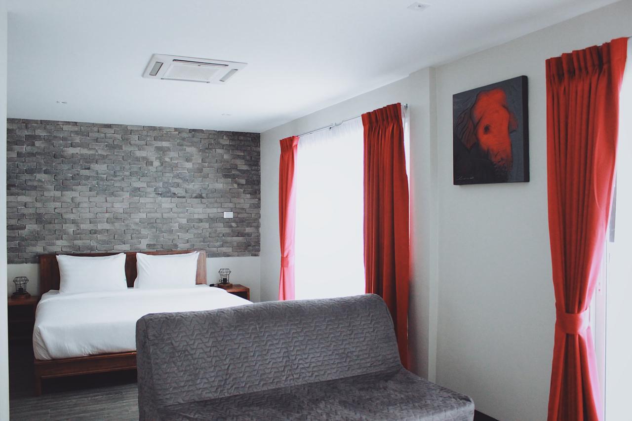 Henry'S Hotel & Gastropub Банкок Екстериор снимка