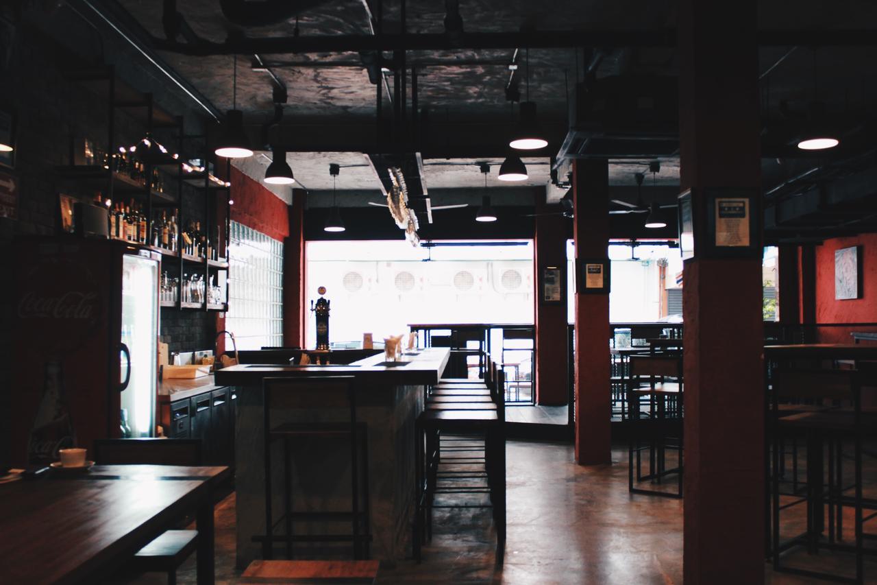 Henry'S Hotel & Gastropub Банкок Екстериор снимка