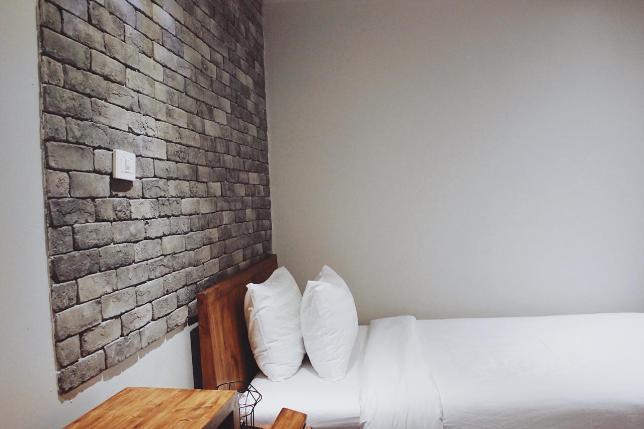 Henry'S Hotel & Gastropub Банкок Екстериор снимка