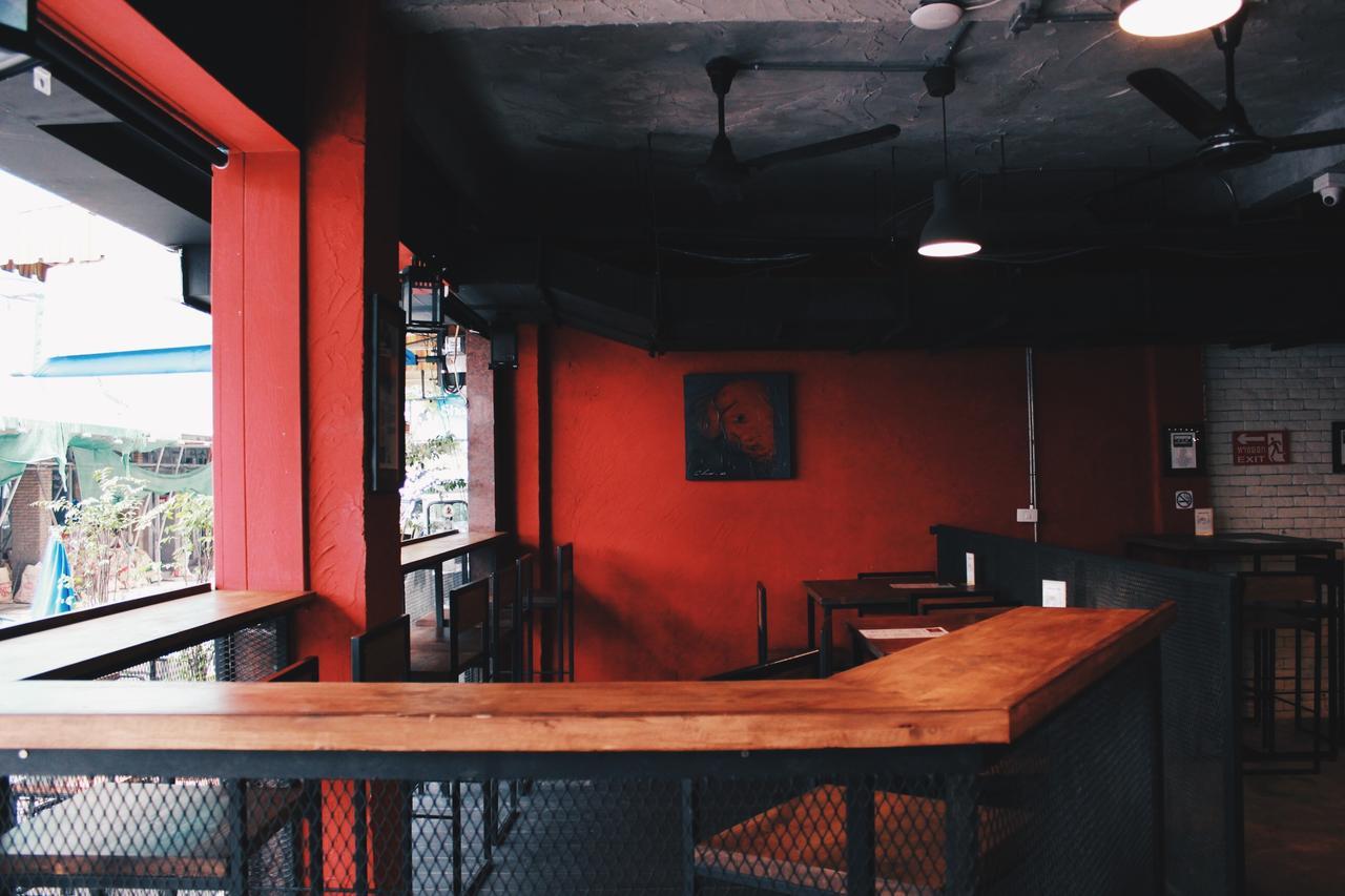 Henry'S Hotel & Gastropub Банкок Екстериор снимка