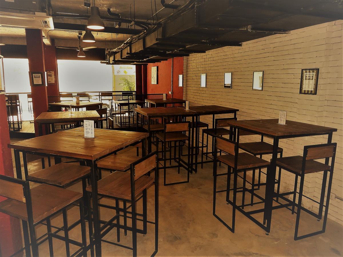 Henry'S Hotel & Gastropub Банкок Екстериор снимка